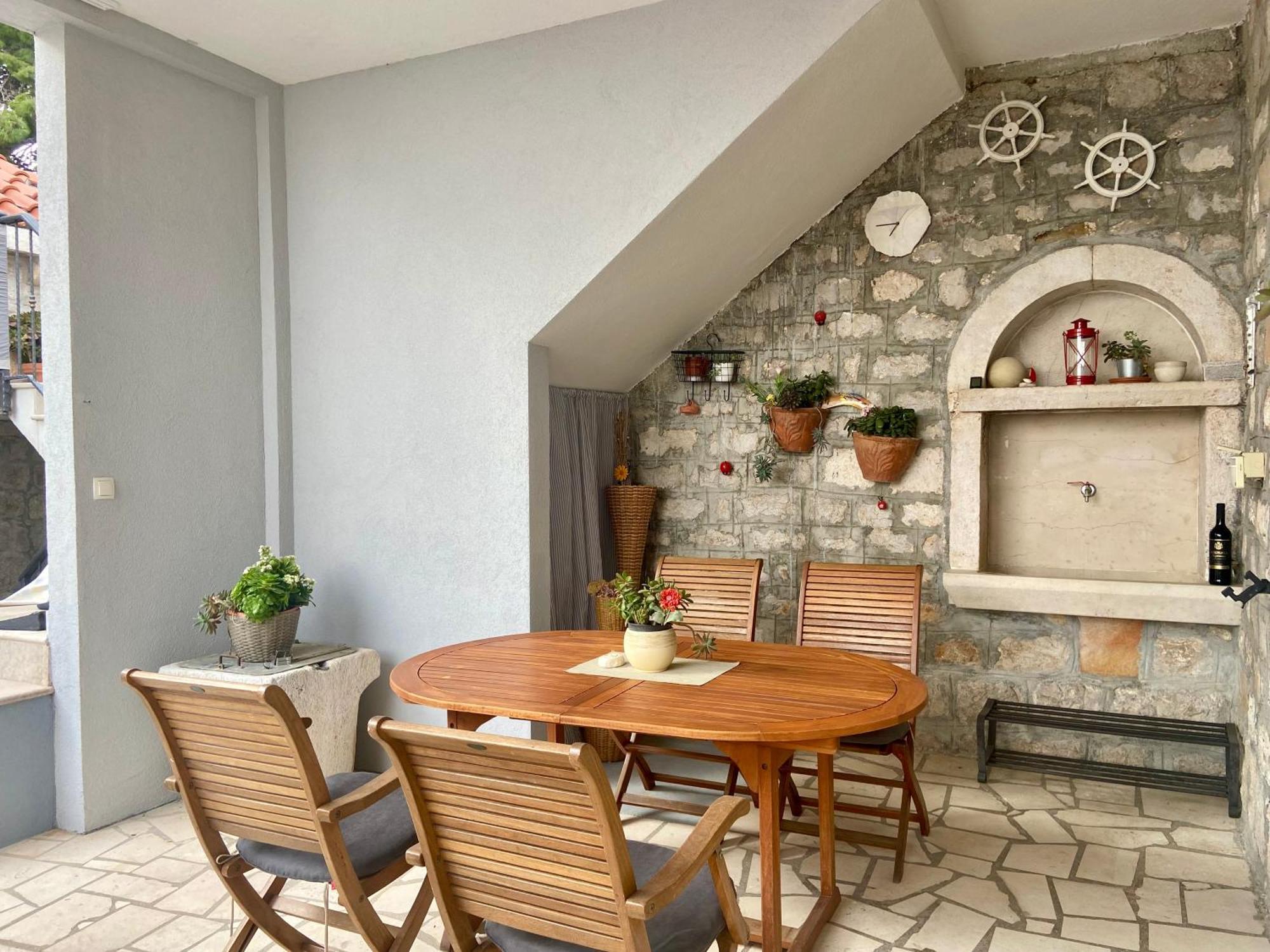 Apartment Simon - Old Stone Charm, Central Bol Life Eksteriør billede
